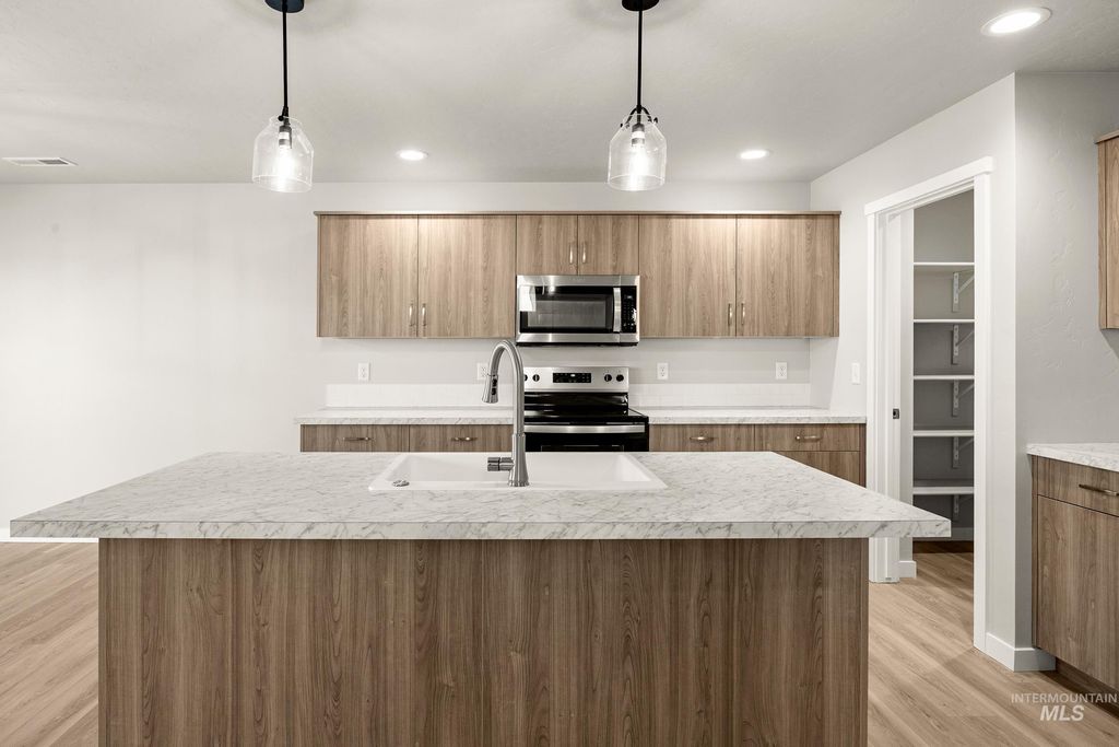 Photo of 19598 Snowyside Way, Caldwell, ID 83605 (MLS # 98974837)