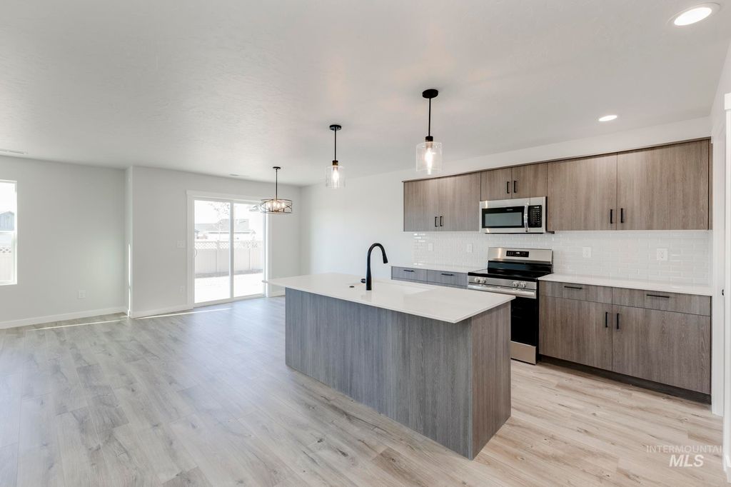 Photo of 19598 Snowyside Way, Caldwell, ID 83605 (MLS # 98974837)