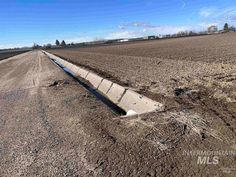 Photo of 6613 Denver Rd, Fruitland, ID 83619 (MLS # 98975455)