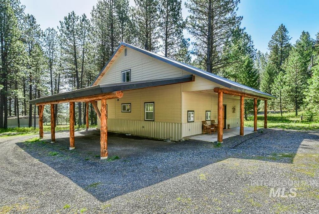 Photo of 4022 Granite View Rd, New Meadows, ID 83654 (MLS # 98983004)