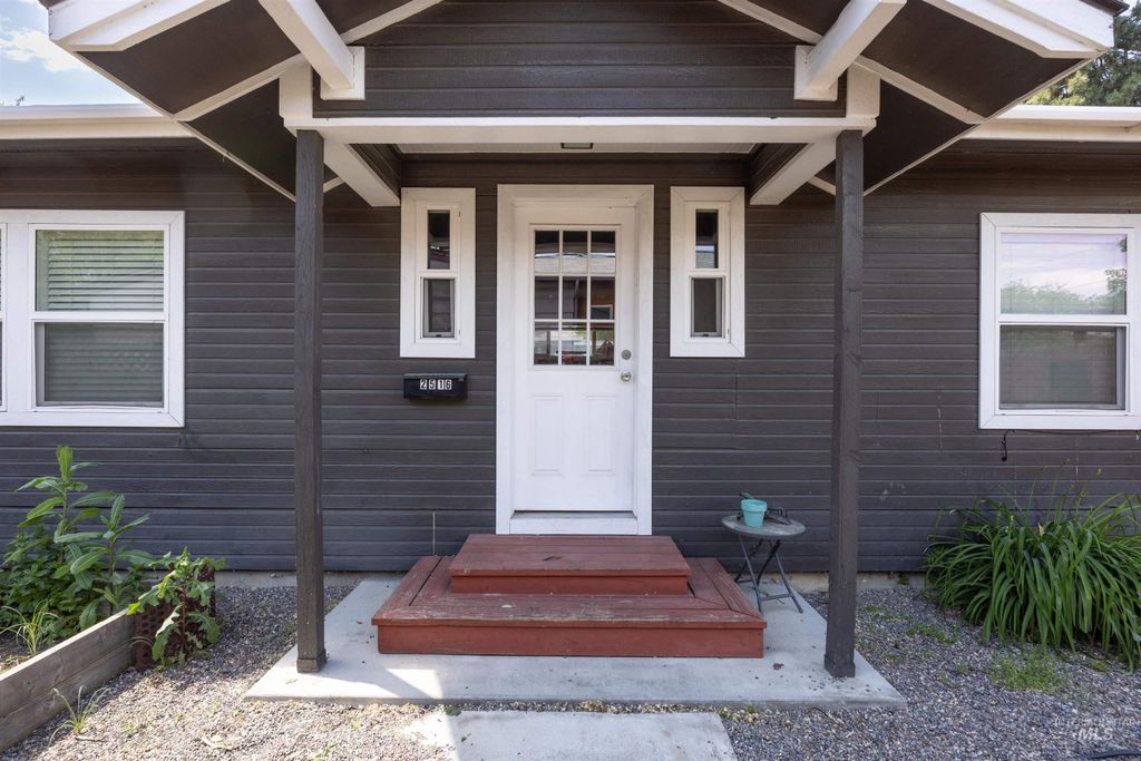Photo of 2514 W Jefferson St #2, Boise, ID 83702 (MLS # 98986436)