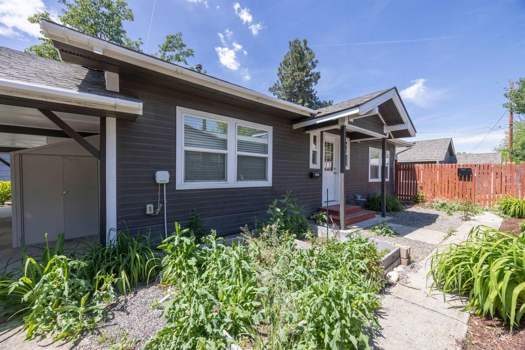 Photo of 2514 W Jefferson St #2, Boise, ID 83702 (MLS # 98986436)