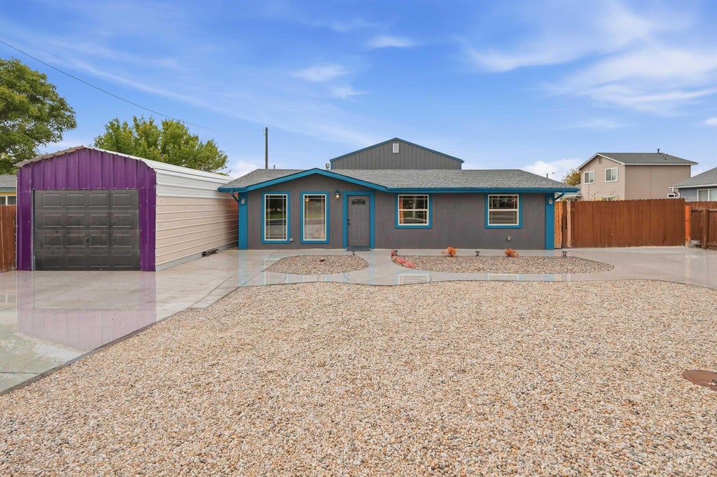Photo of 719 W Iowa Ave, Nampa, ID 83686 (MLS # 99002037)