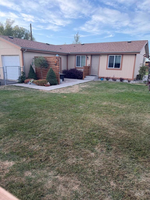 Photo of 290 West Elmore Avenue, Richfield, ID 83349 (MLS # 99001305)