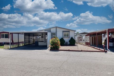 Photo of 2205 E Linden St. #30 ST, Caldwell, ID 83605 (MLS # 98986877)