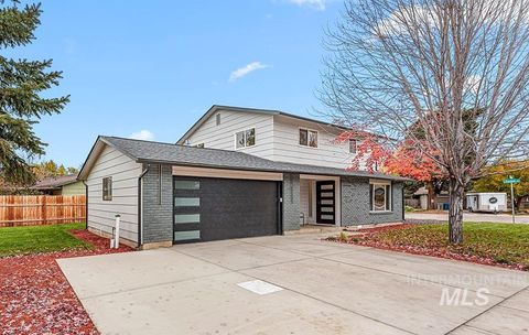 Photo of 670 S Berwick Dr, Boise, ID 83706 (MLS # 98966703)