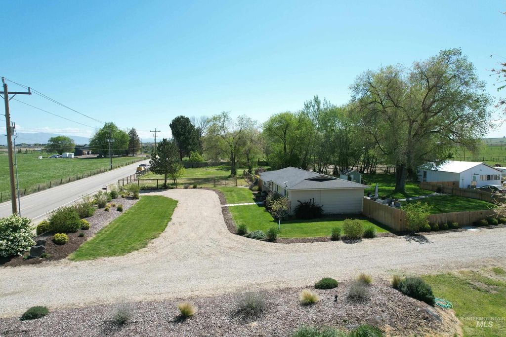 Photo of 11855 W Hubbard Road, Kuna, ID 83634 (MLS # 98986059)