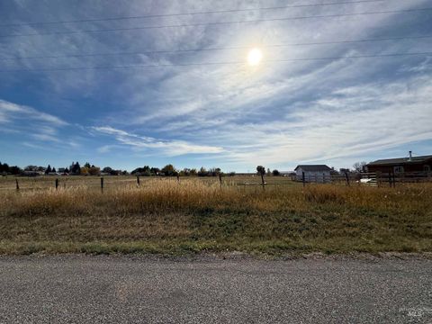 Photo of 1225 E 800 N, Richfield, ID 83349 (MLS # 98965780)
