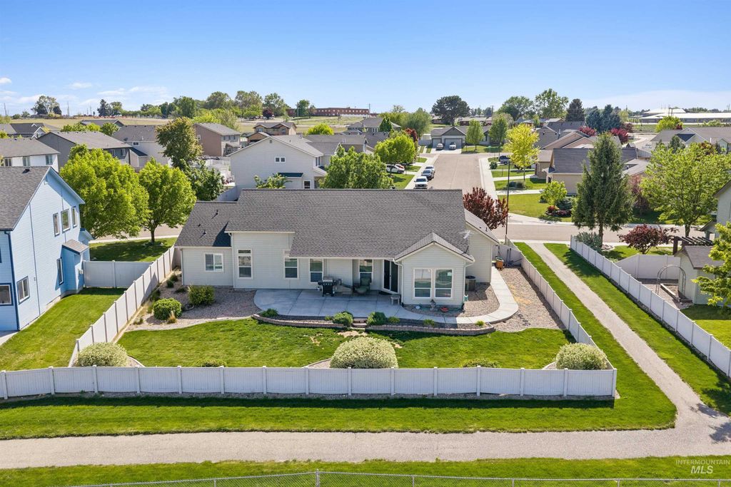 Photo of 16376 Dietz Way, Caldwell, ID 83607 (MLS # 98985717)