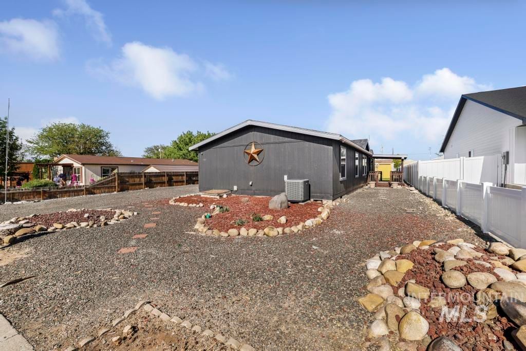 Photo of 937 Katherine Street, Buhl, ID 83316 (MLS # 98987018)