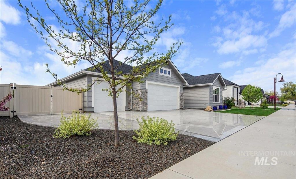 Photo of 12277 W Cobalt Lake Dr, Star, ID 83669 (MLS # 98982518)