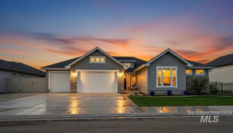 Photo of 12277 W Cobalt Lake Dr, Star, ID 83669 (MLS # 98982518)