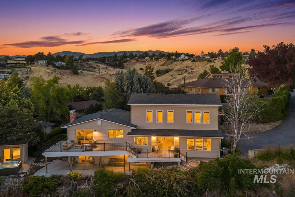 Photo of 130 W Horizon Drive, Boise, ID 83702 (MLS # 98990714)