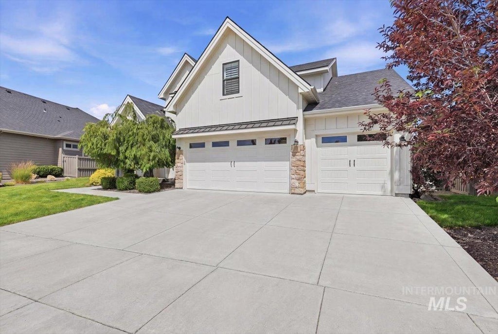 Photo of 1790 N Black Forest Way, Eagle, ID 83616 (MLS # 98990574)