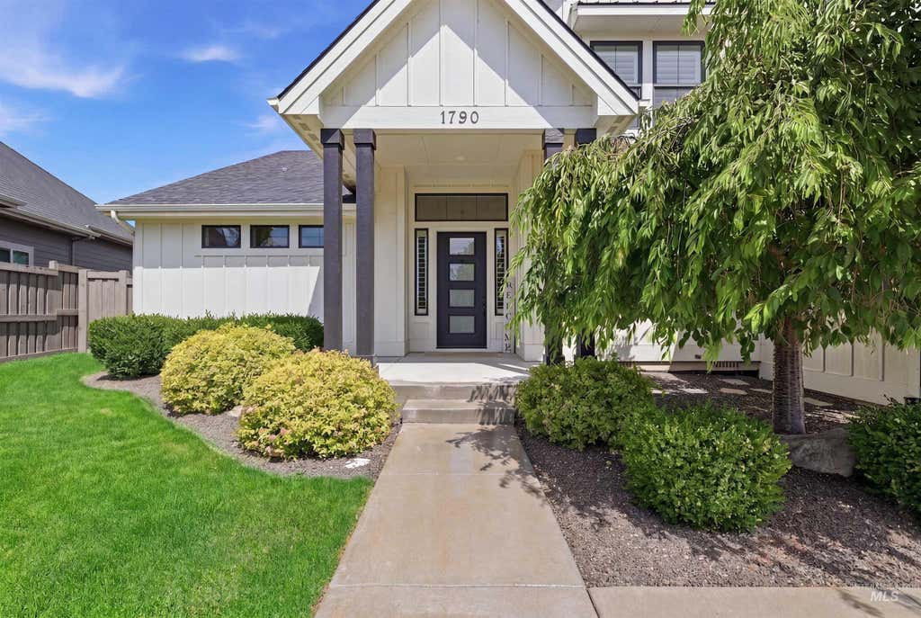 Photo of 1790 N Black Forest Way, Eagle, ID 83616 (MLS # 98990574)