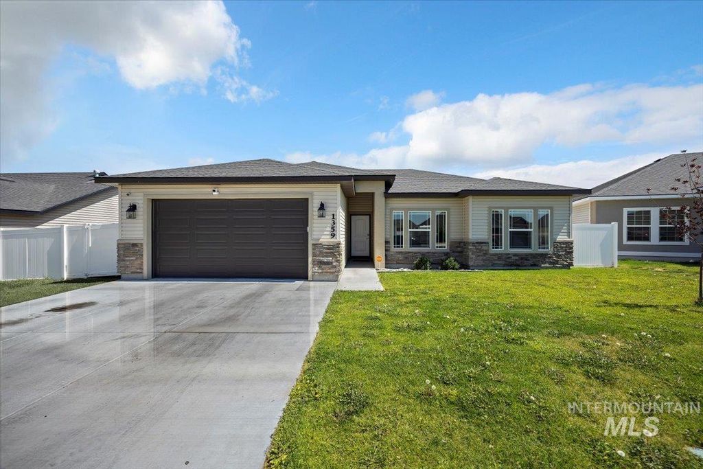 Photo of 1359 Blue Grouse Way, Twin Falls, ID 83301 (MLS # 98964226)