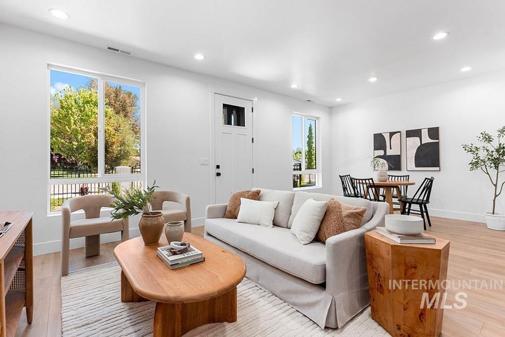 Photo of 349 E Lombard Ln, Eagle, ID 83616 (MLS # 98972448)