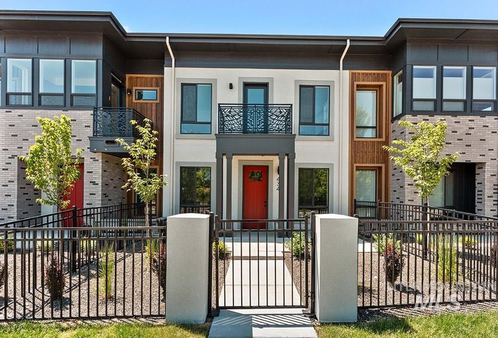 Photo of 349 E Lombard Ln, Eagle, ID 83616 (MLS # 98972448)