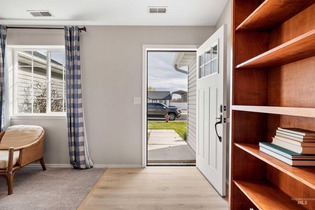 Photo of 1061 Par Ct, Twin Falls, ID 83301 (MLS # 98978342)