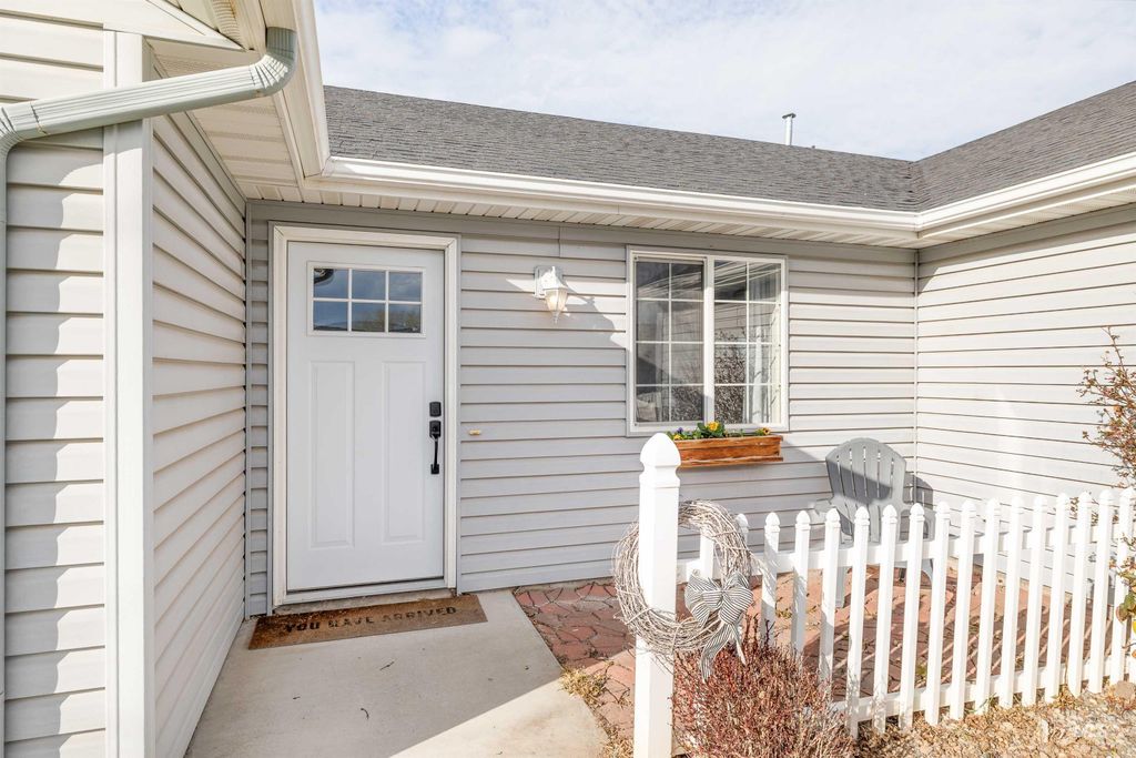 Photo of 1061 Par Ct, Twin Falls, ID 83301 (MLS # 98978342)