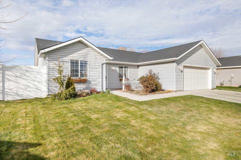 Photo of 1061 Par Ct, Twin Falls, ID 83301 (MLS # 98978342)