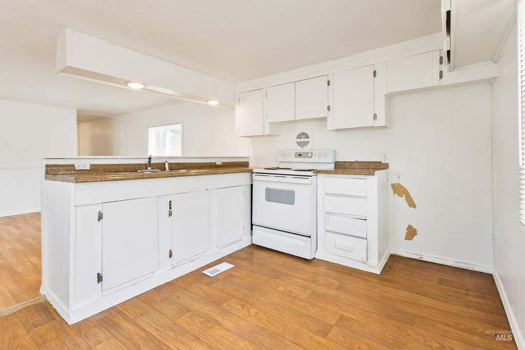 Photo of 408 E 51st St #10, Garden City, ID 83714 (MLS # 98990272)