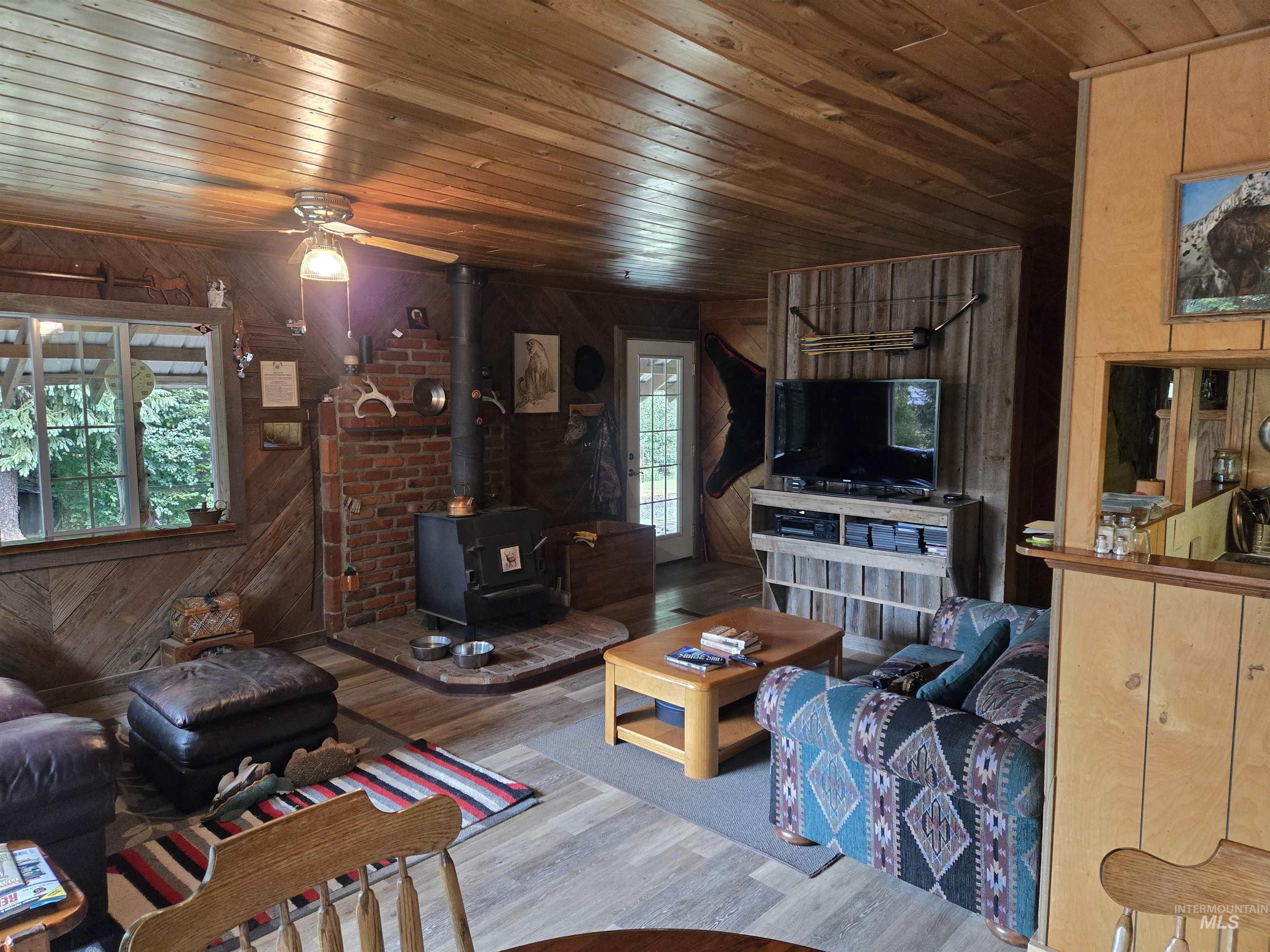 22848 Hwy 11