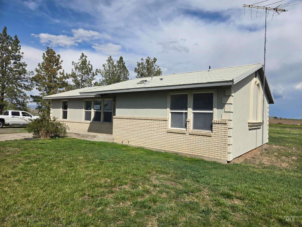 Photo of 1620 State Highway 46, Gooding, ID 83330 (MLS # 98984040)