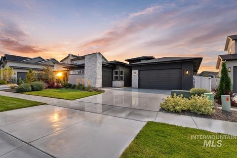 Photo of 9337 W Sooty Grouse Ct, Boise, ID 83714 (MLS # 98961435)