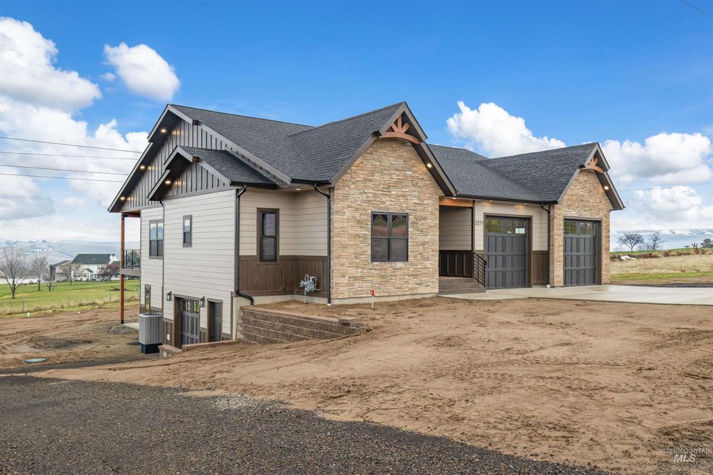 Photo of 2271 Chukar Drive, Clarkston, WA 99403 (MLS # 98971051)