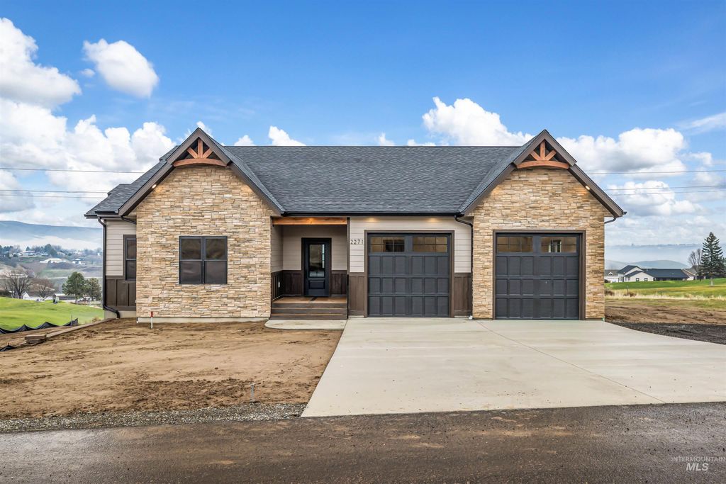 Photo of 2271 Chukar Drive, Clarkston, WA 99403 (MLS # 98971051)