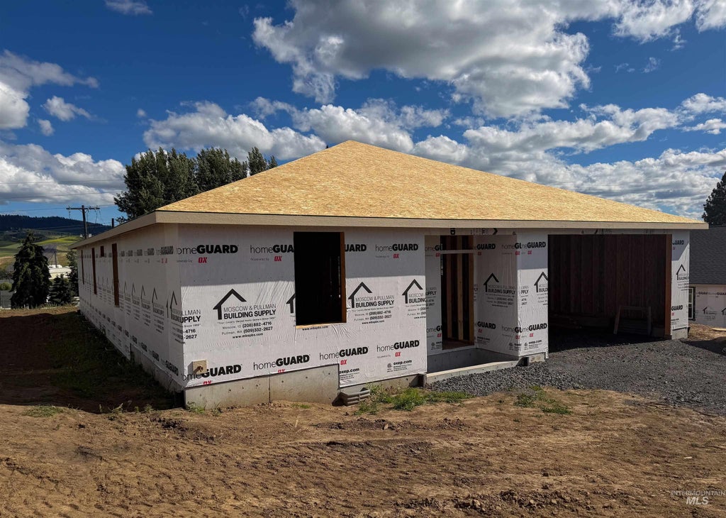 Photo of 1995 Sunnyside Avenue, Moscow, ID 83843 (MLS # 98990000)