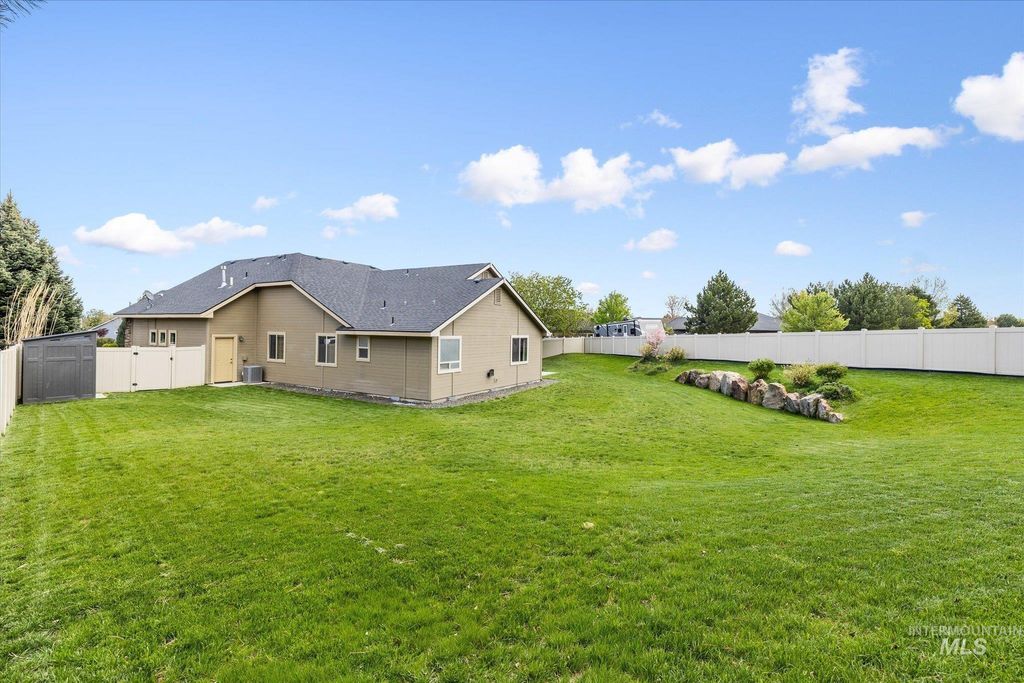 Photo of 2521 W Miller Ct, Nampa, ID 83686 (MLS # 98983952)