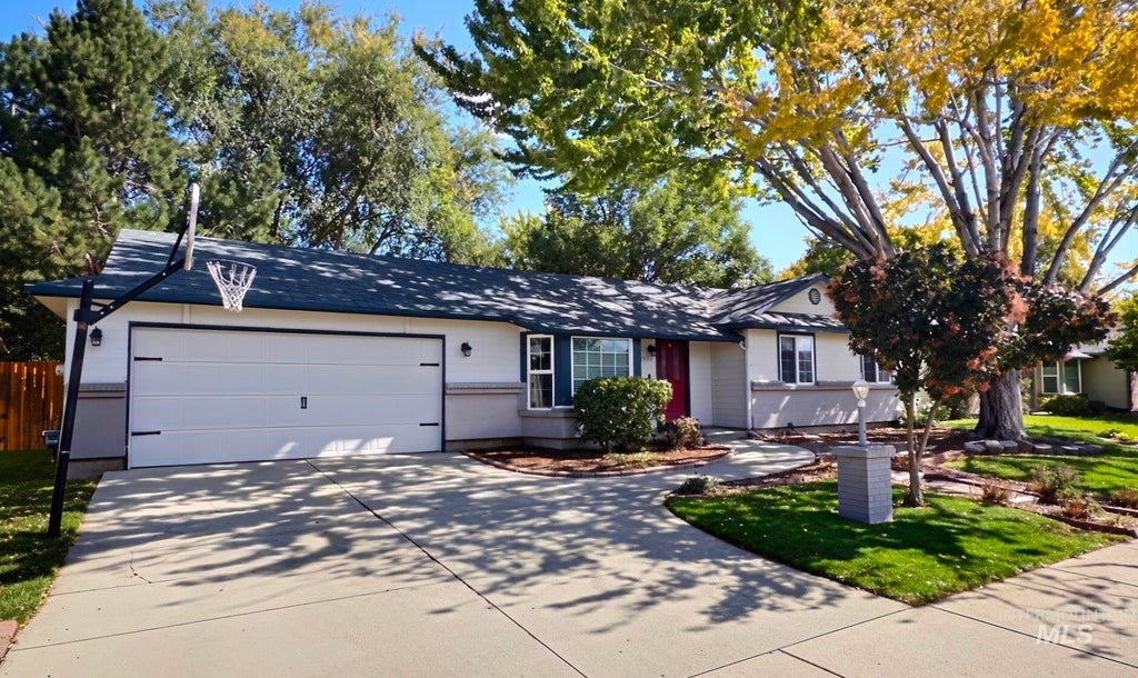 Photo of 1952 Nw 11th Ave, Meridian, ID 83646 (MLS # 99000733)