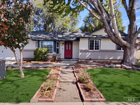 Photo of 1952 Nw 11th Ave, Meridian, ID 83646 (MLS # 99000733)