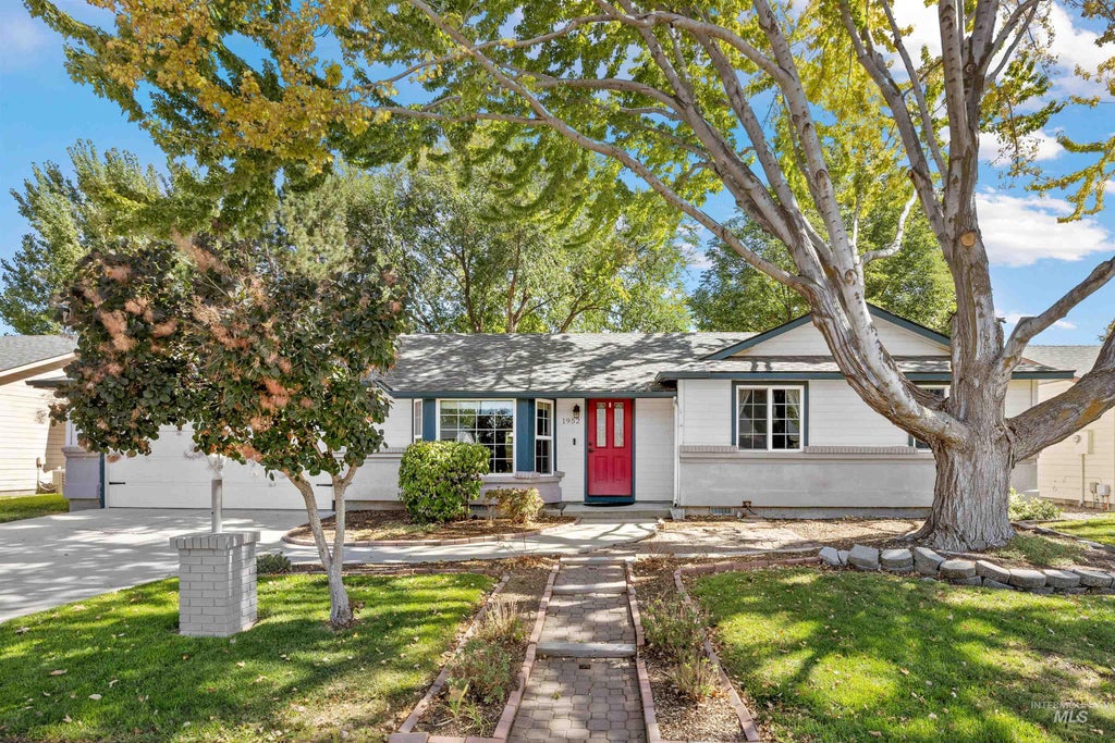 Photo of 1952 Nw 11th Ave, Meridian, ID 83646 (MLS # 99000733)