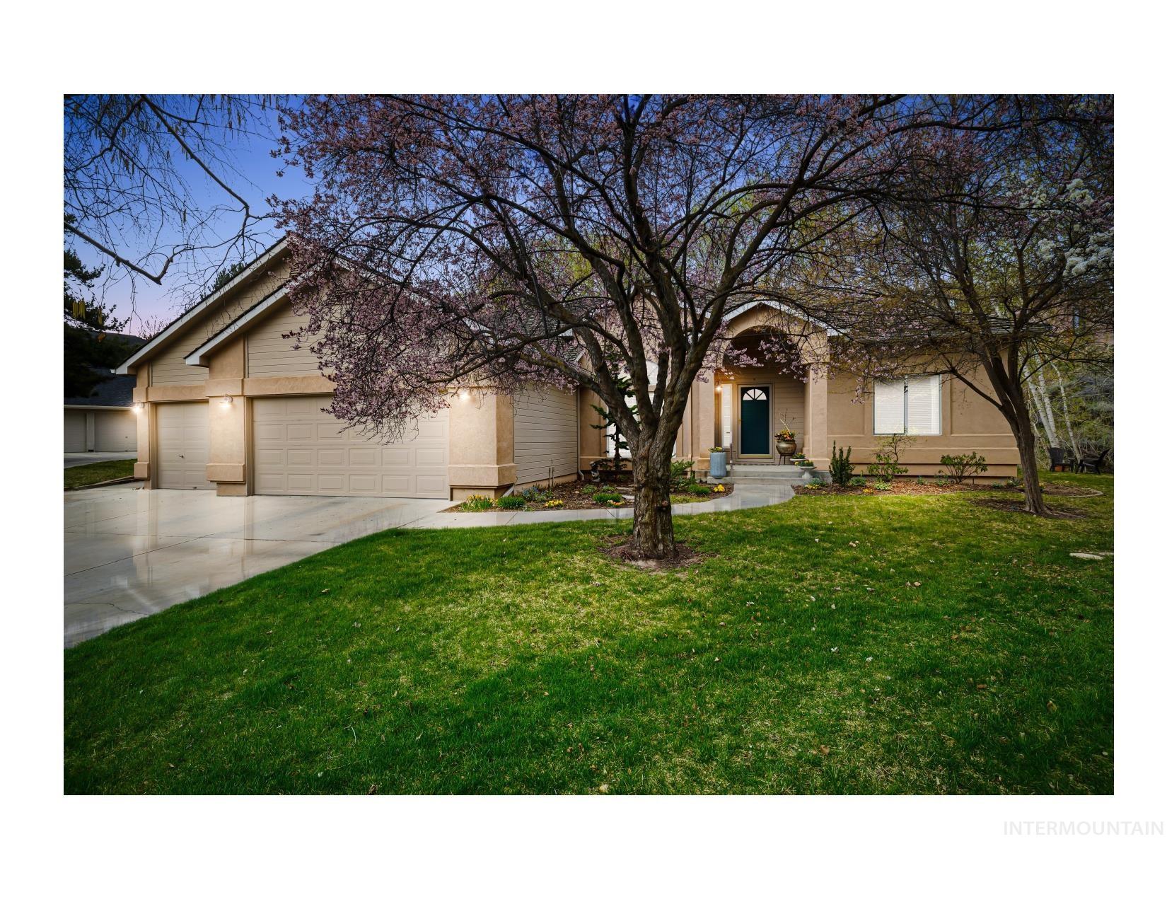 2063 N Trailview Pl