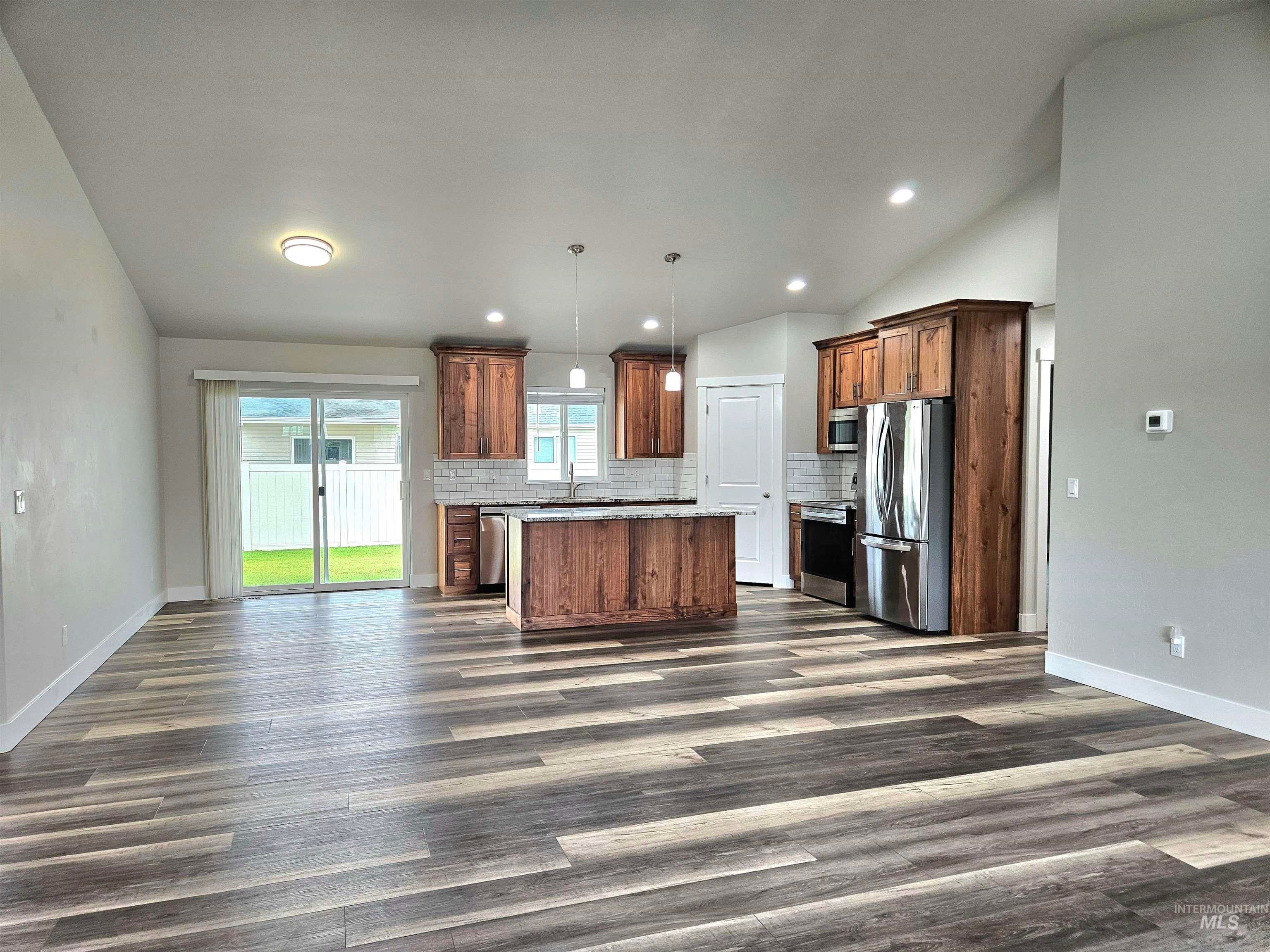 919 Gem Ave