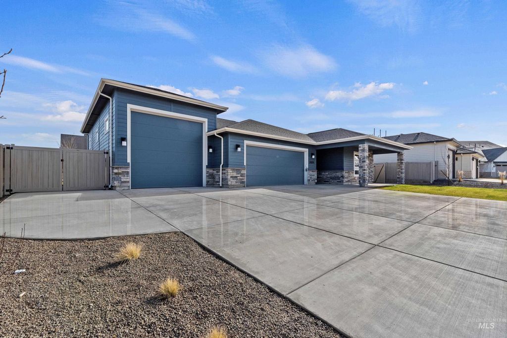 Photo of 2408 S Hurd Ave, Nampa, ID 83686 (MLS # 98973402)