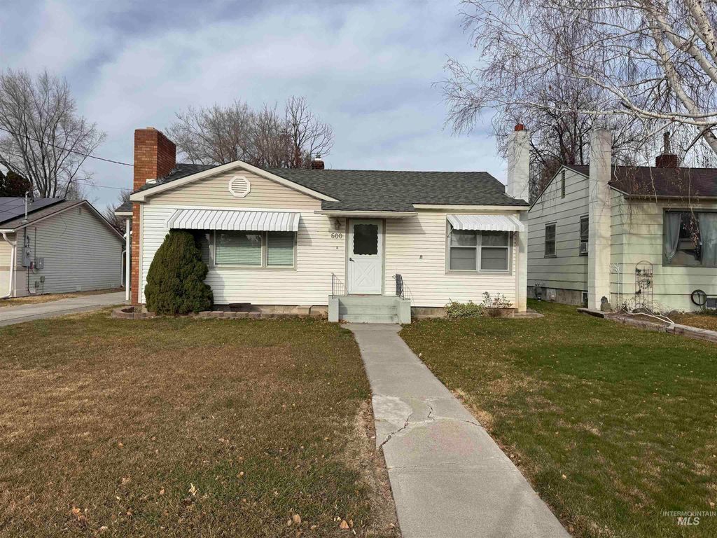 Photo of 600 E H Ave, Jerome, ID 83338 (MLS # 98970533)