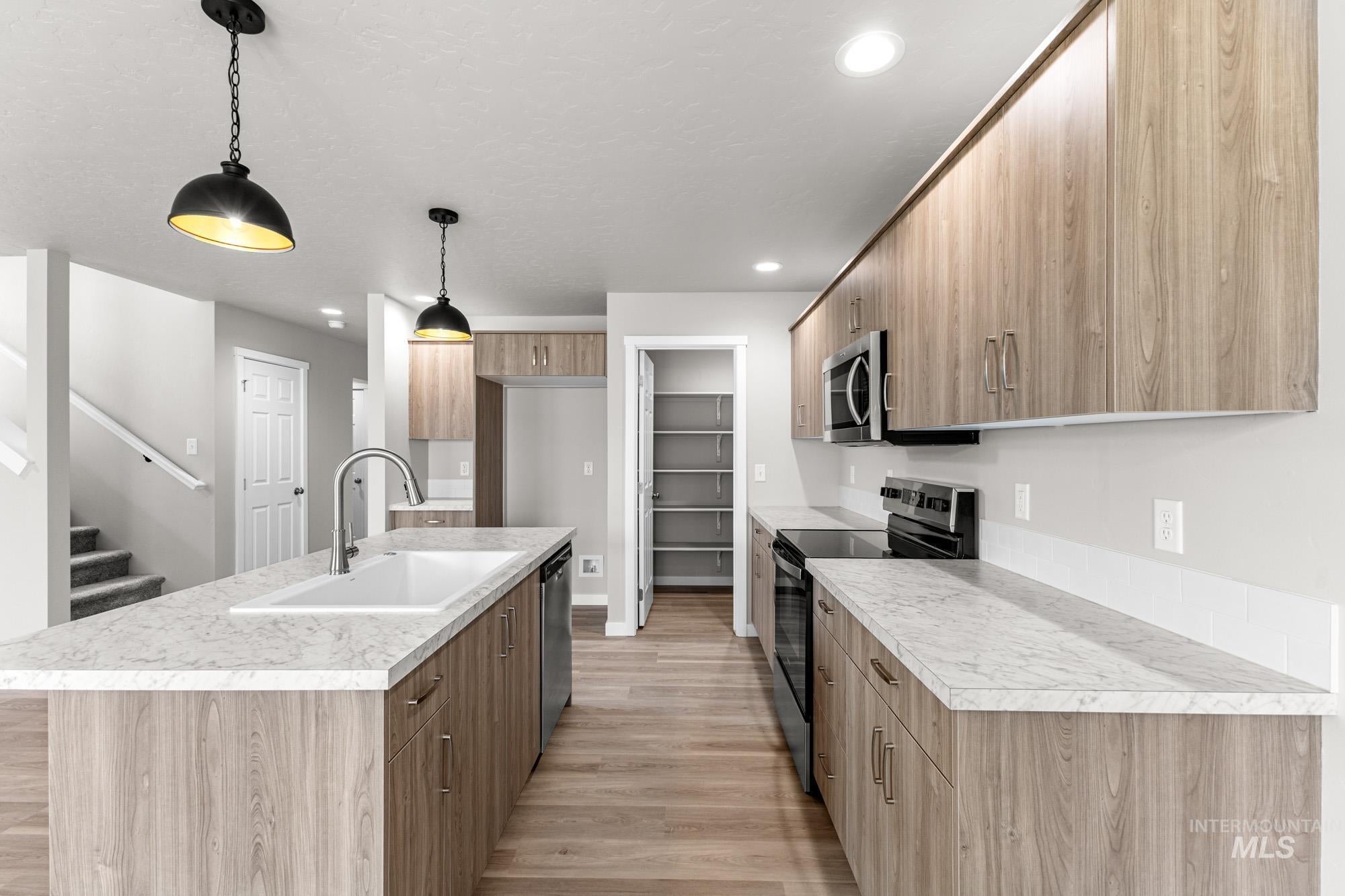 3143 W Animas Creek Dr