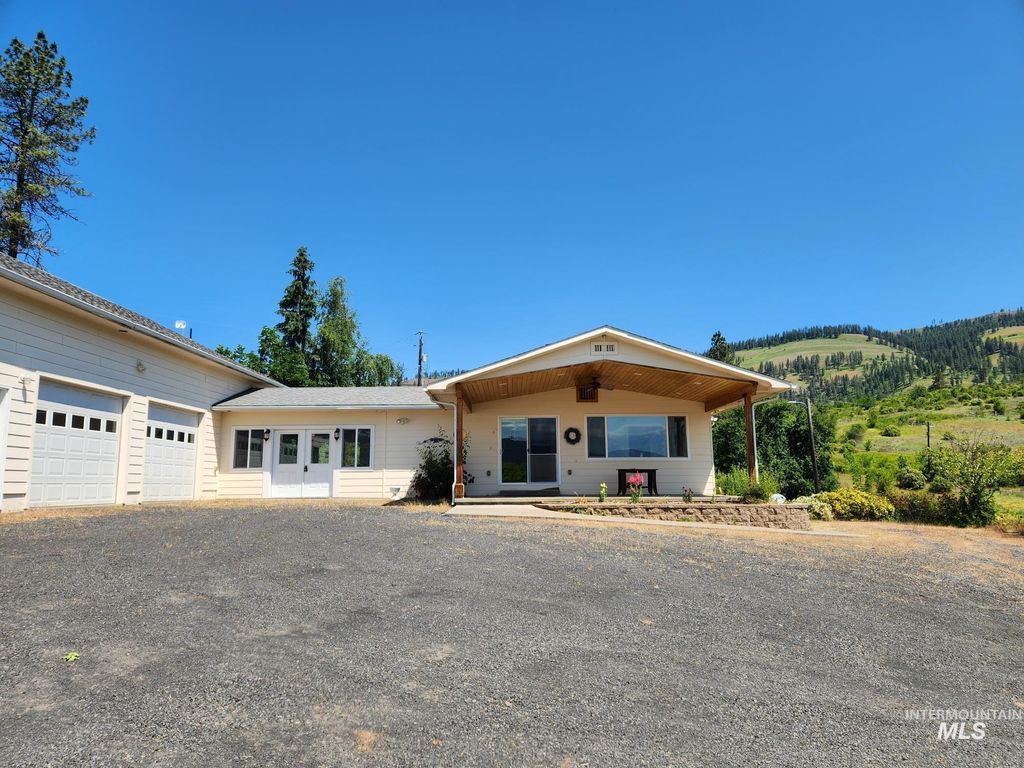 Photo of 367 Woodland Rd, Kamiah, ID 83536 (MLS # 98977587)