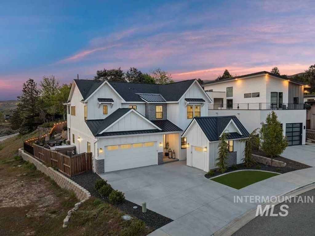 Photo of 6902 E La Cuesta Street, Boise, ID 83716 (MLS # 98984205)