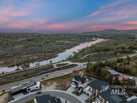 Photo of 6902 E La Cuesta Street, Boise, ID 83716 (MLS # 98984205)