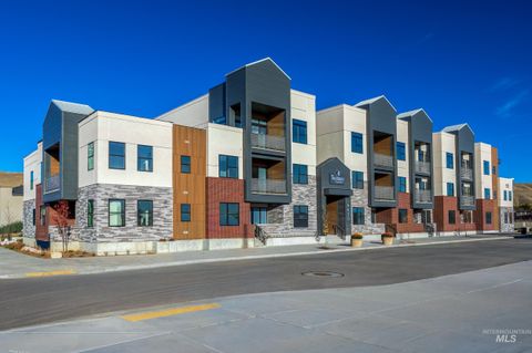 Photo of 4430 E Haystack St #212, Boise, ID 83716 (MLS # 98966572)
