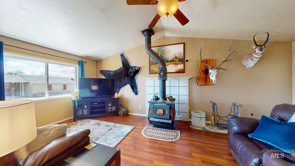 Photo of 1409 S 2000 E, Gooding, ID 83330 (MLS # 98982161)