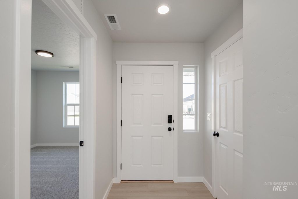 Photo of 295 N Coltsfoot Ave, Kuna, ID 83634 (MLS # 98967512)