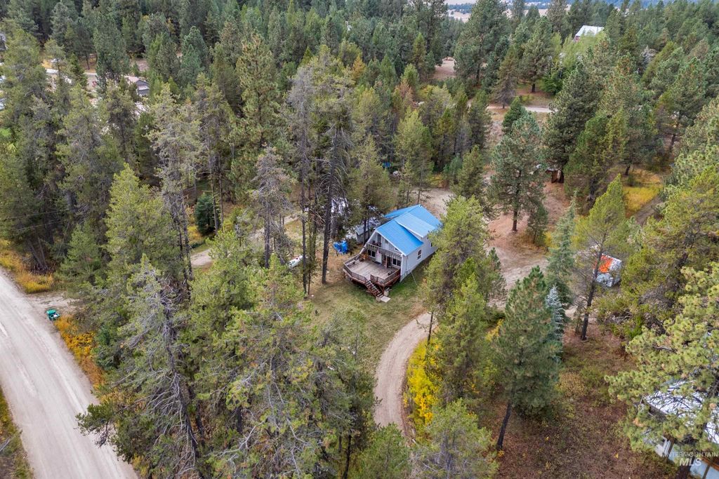 Photo of 10357 Skunk Creek Road, Cascade, ID 83611 (MLS # 98964764)
