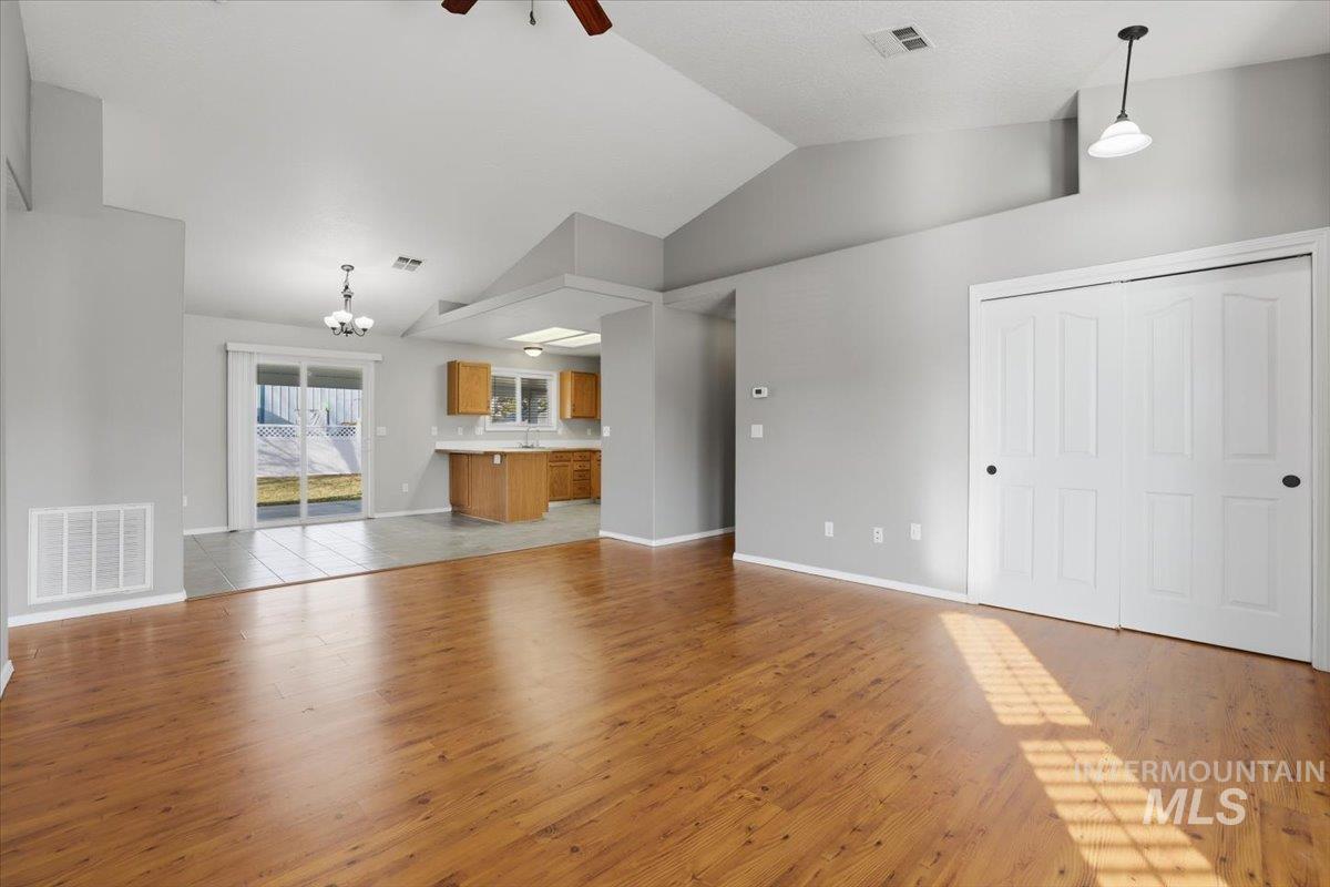 3273 N Chatterton Way