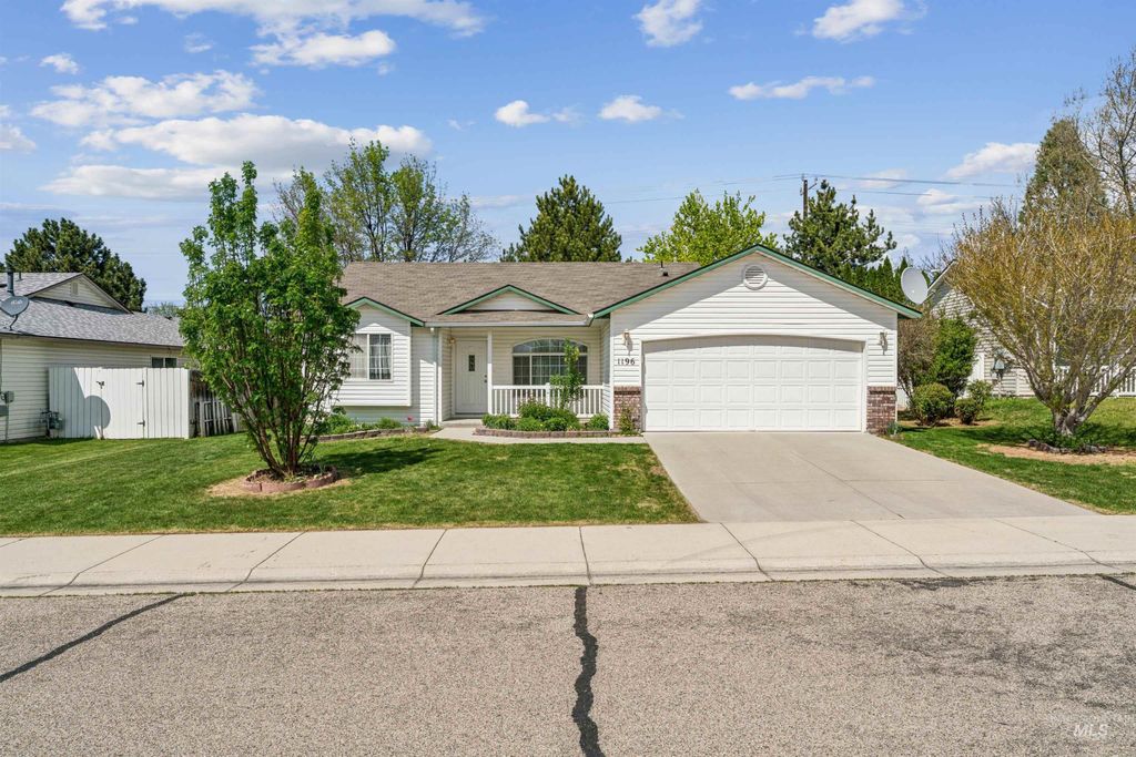 Photo of 1196 W Karat Way, Kuna, ID 83634 (MLS # 98983460)